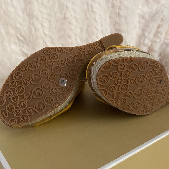 Michael Kors Montgomery Sling - Picture 5 of 7